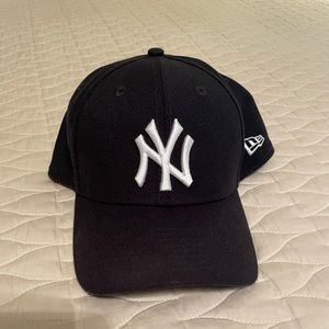 New Era official New York Yankees hat size L/XL